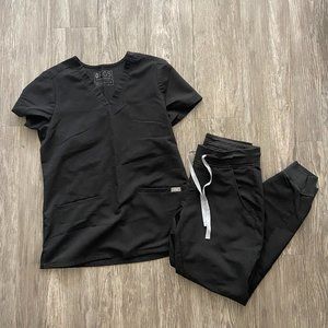 Black Figs Scrub Set